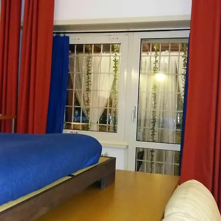 Costantinahouse *